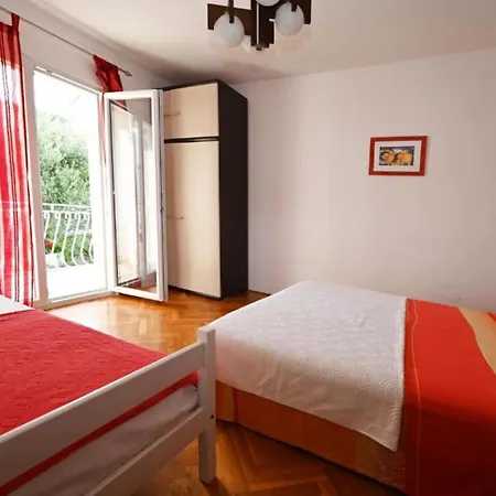 Apartment Mihovilovi *