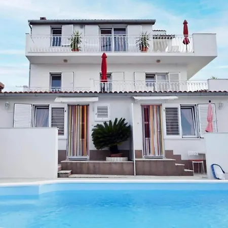 Apartment Mihovilovi
